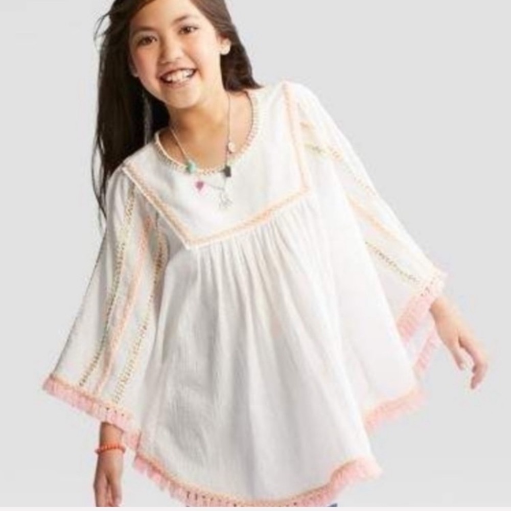Cat & Jack Boho Ivory White Fringe Top /Sw…